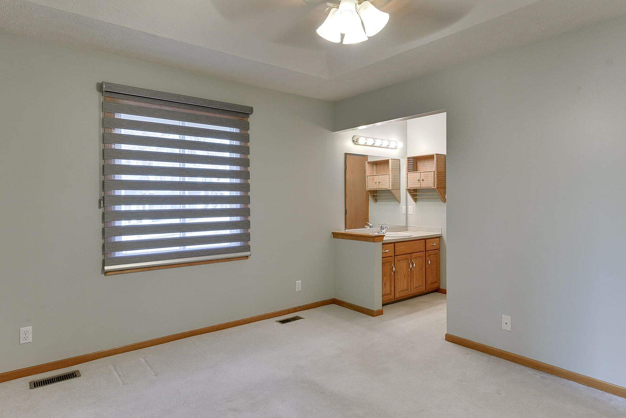 Council Bluffs, Iowa 51503, United States, 3 Bedrooms Bedrooms, ,2 BathroomsBathrooms,Residential,Pending,81864