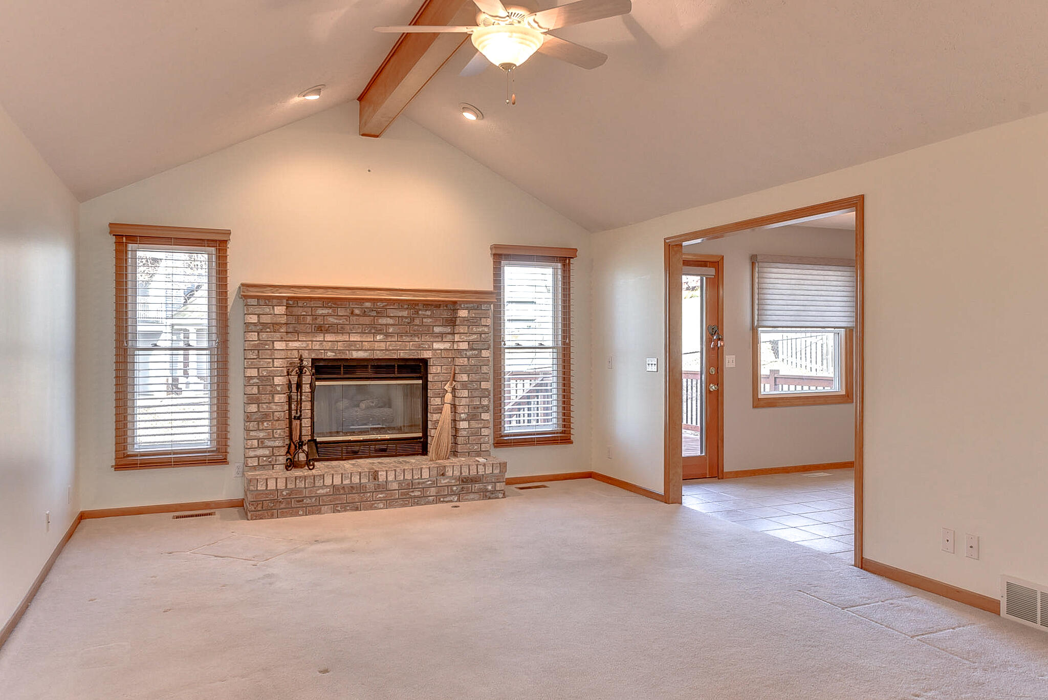 Council Bluffs, Iowa 51503, United States, 3 Bedrooms Bedrooms, ,2 BathroomsBathrooms,Residential,Pending,81864