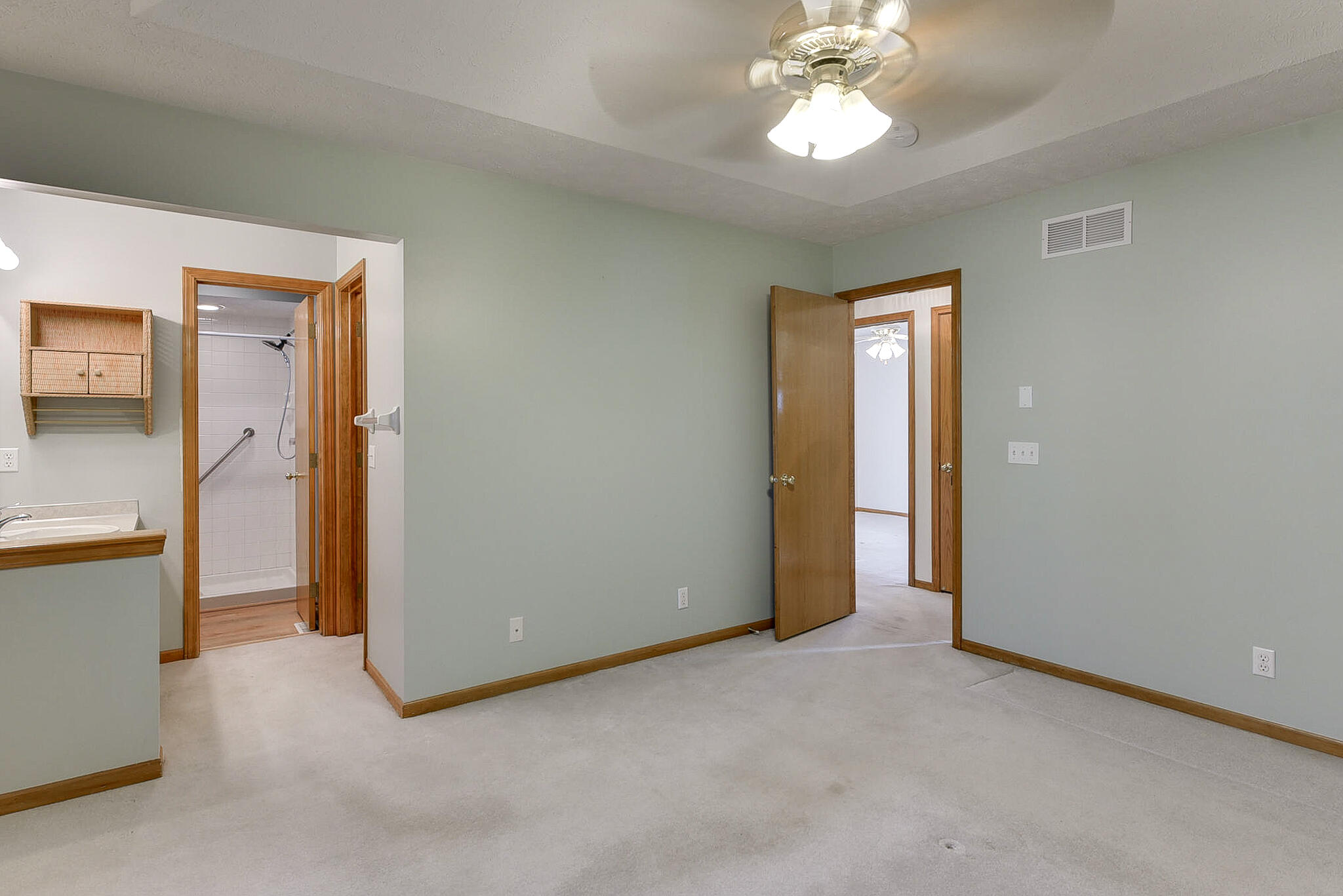 Council Bluffs, Iowa 51503, United States, 3 Bedrooms Bedrooms, ,2 BathroomsBathrooms,Residential,Pending,81864