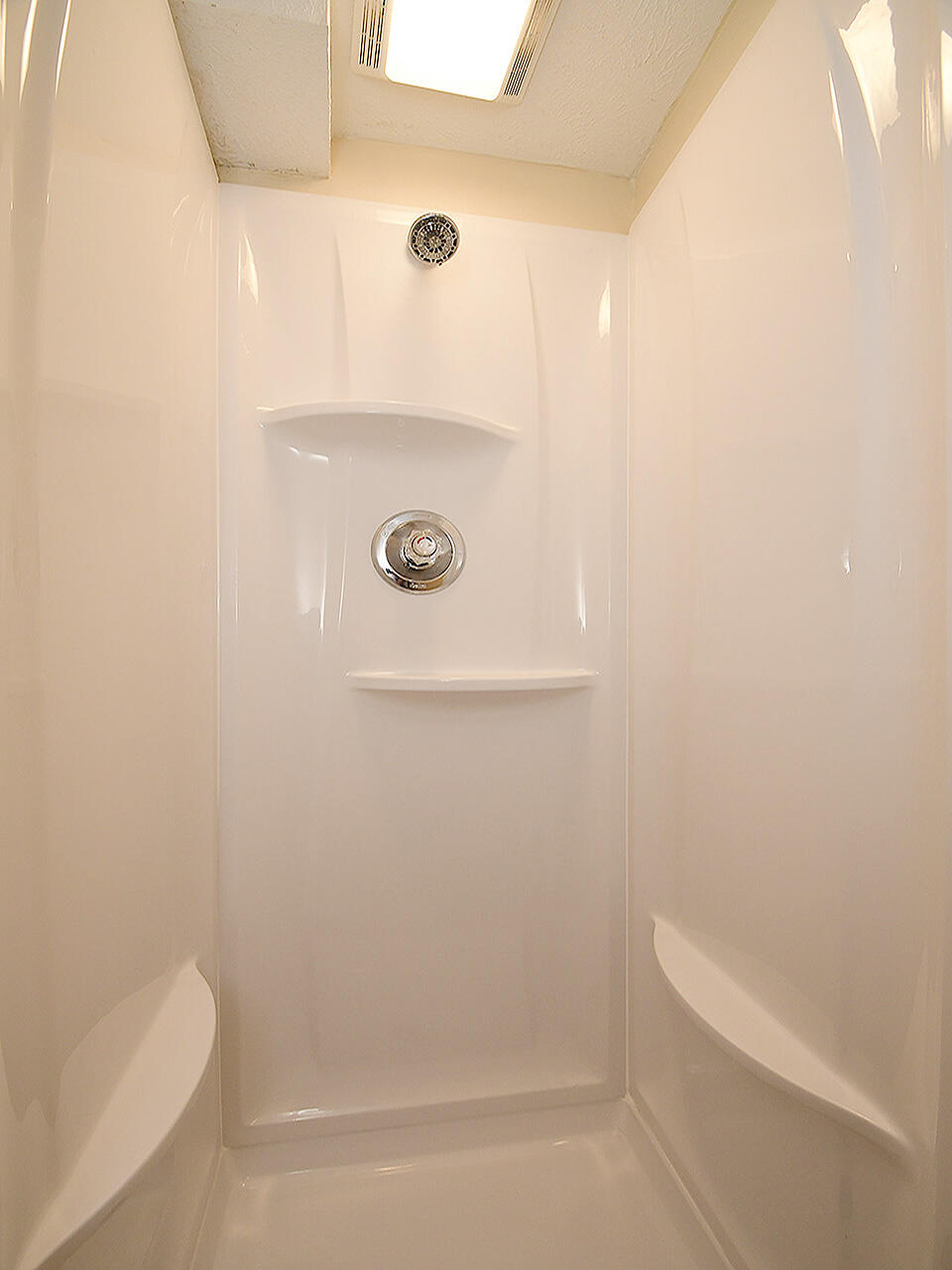 Carter Lake, Iowa 51510, United States, 2 Bedrooms Bedrooms, ,2 BathroomsBathrooms,Residential,Active,223008