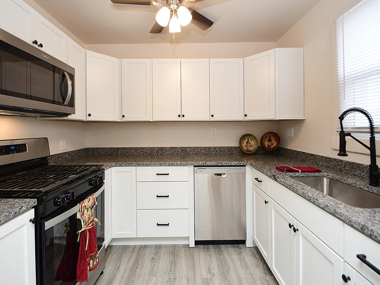 Carter Lake, Iowa 51510, United States, 2 Bedrooms Bedrooms, ,2 BathroomsBathrooms,Residential,Active,223008