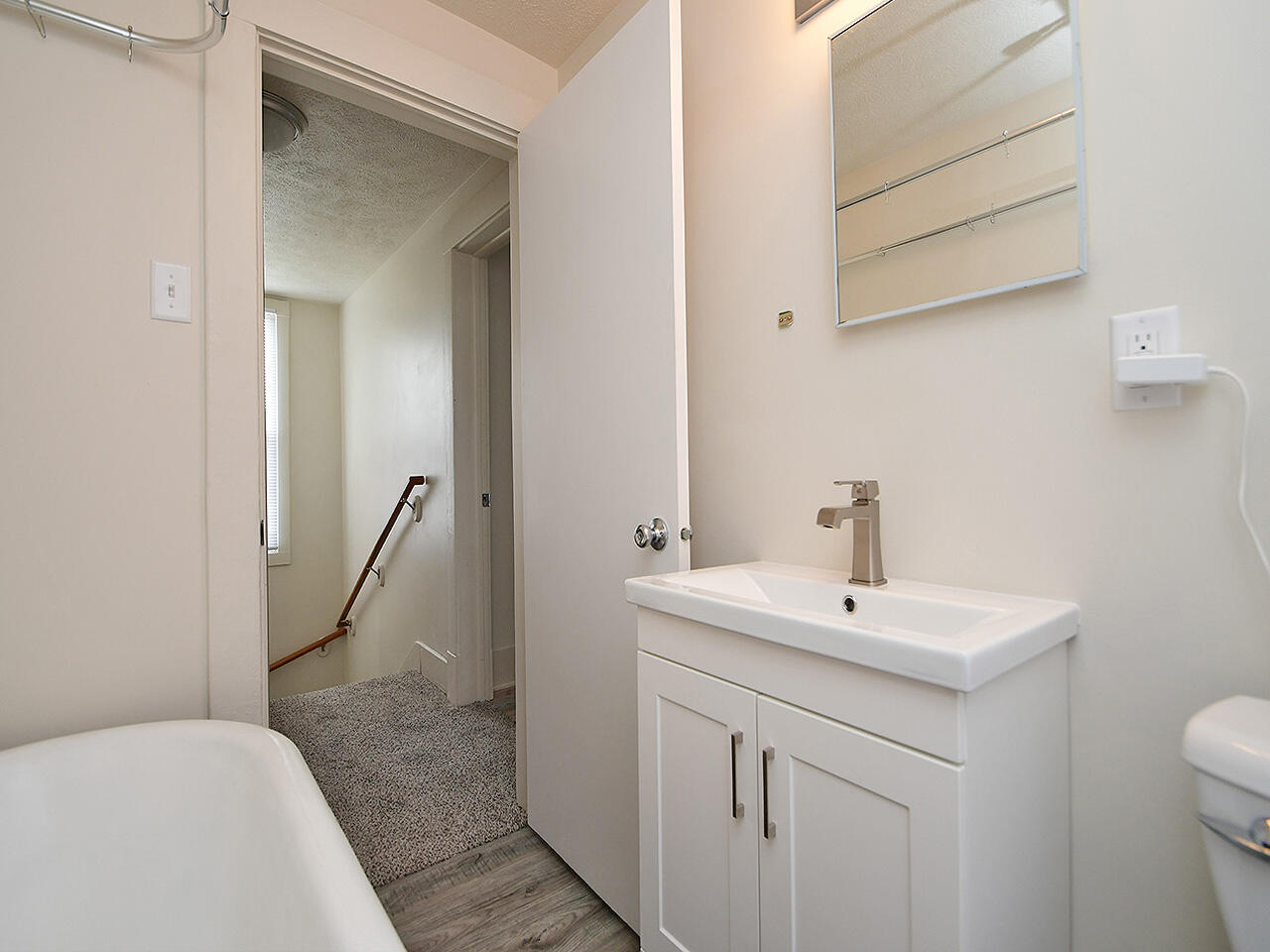 Carter Lake, Iowa 51510, United States, 2 Bedrooms Bedrooms, ,2 BathroomsBathrooms,Residential,Active,223008