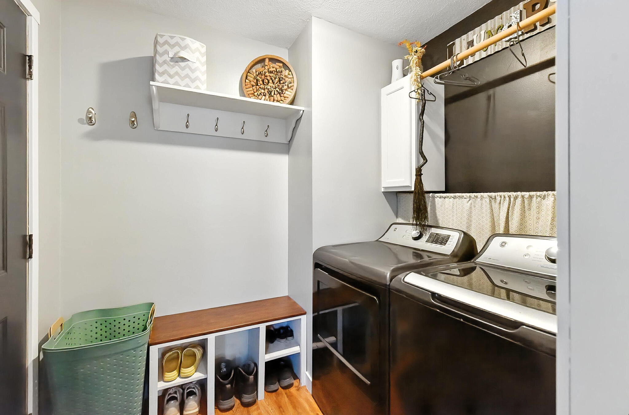 Council Bluffs, Iowa 51501, United States, 3 Bedrooms Bedrooms, ,1 BathroomBathrooms,Residential,Contingent,198346