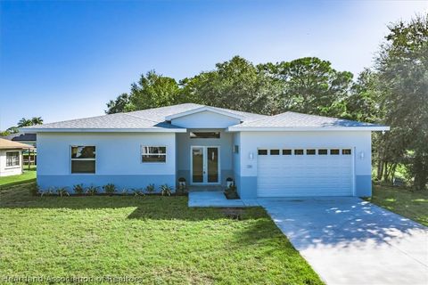 Single Family Residence in Lake Placid FL 135 Blue Moon Avenue.jpg
