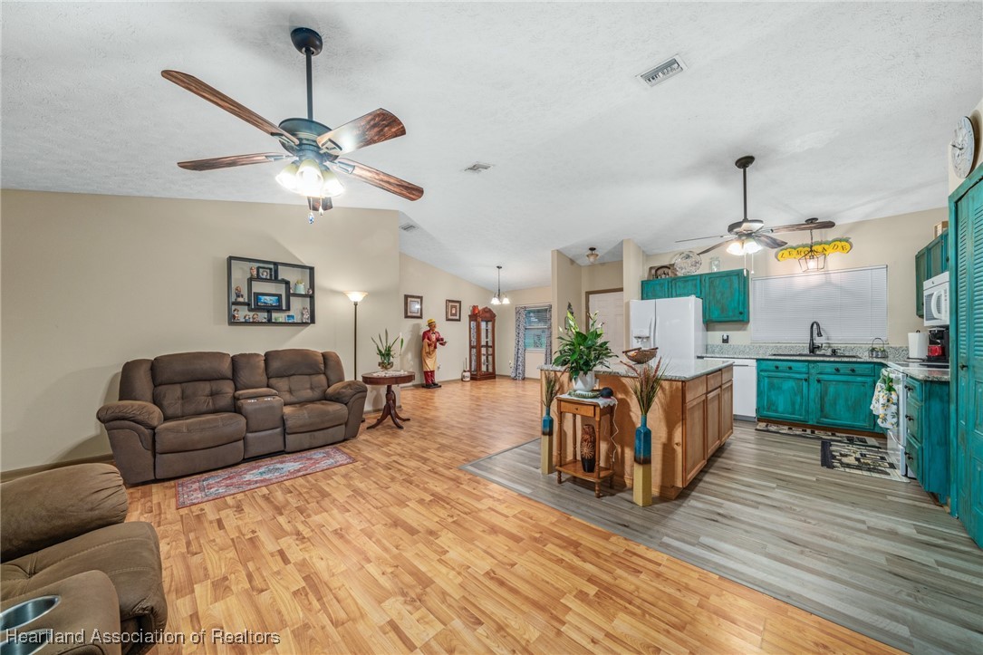 Lake Placid, Florida 33852, United States, 3 Bedrooms Bedrooms, ,2 BathroomsBathrooms,Residential,Active,39157