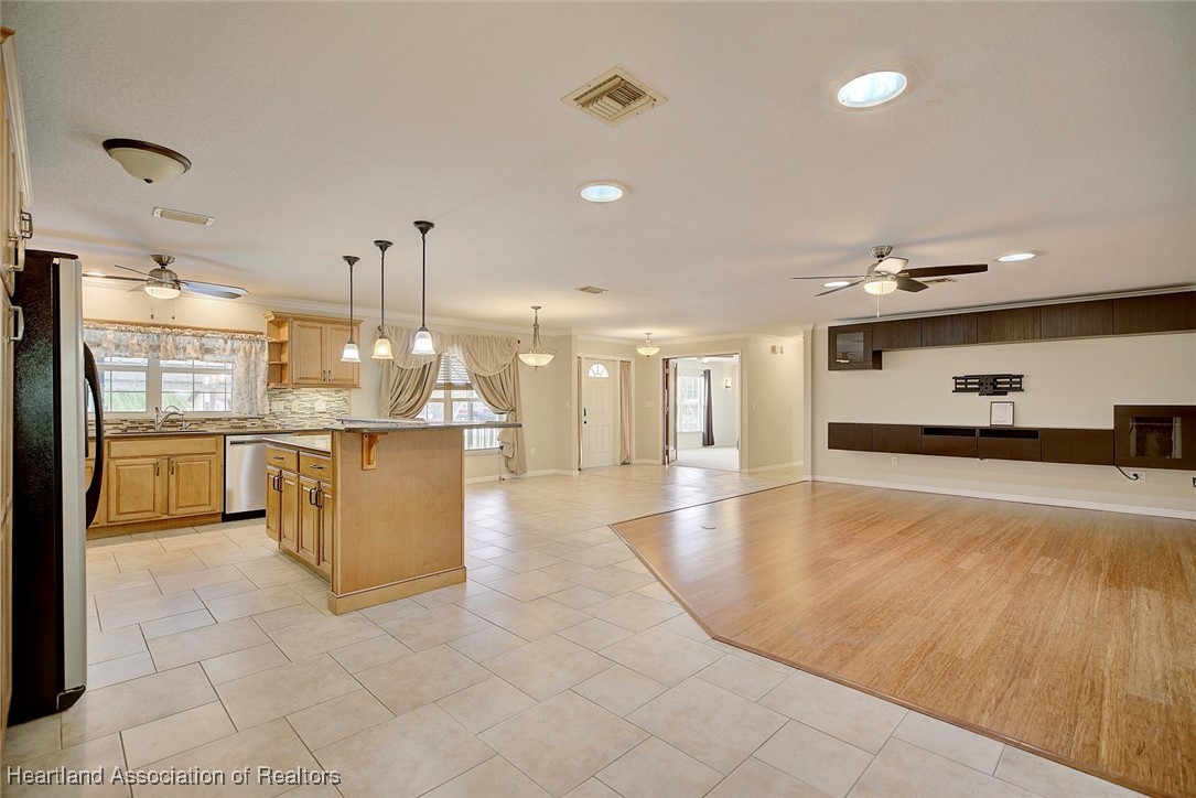 Sebring, Florida 33875, United States, 4 Bedrooms Bedrooms, ,3 BathroomsBathrooms,Residential,Active,20441