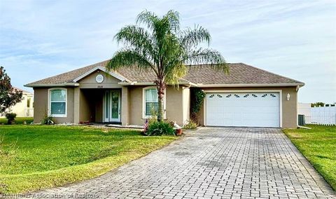 Single Family Residence in Sebring FL 3010 Cedora Terrace.jpg