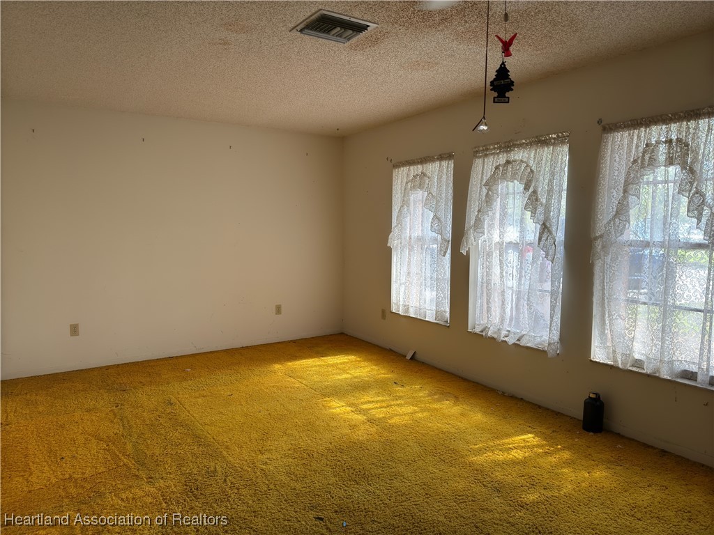 Sebring, Florida 33876, United States, 2 Bedrooms Bedrooms, ,2 BathroomsBathrooms,Residential,Contingent,20440