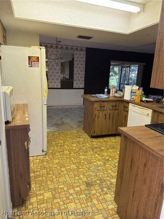 Sebring, Florida 33876, United States, 2 Bedrooms Bedrooms, ,2 BathroomsBathrooms,Residential,Contingent,20440