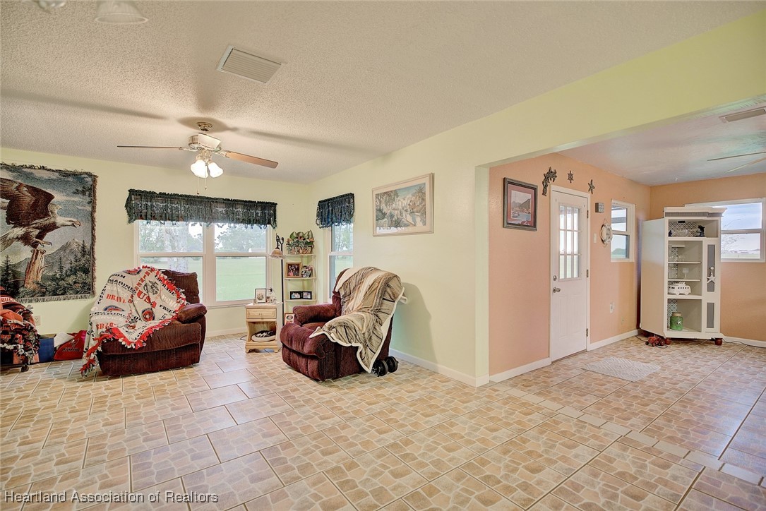 Sebring, Florida 33876, United States, 2 Bedrooms Bedrooms, ,2 BathroomsBathrooms,Residential,Contingent,20424