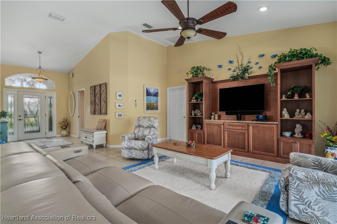 Avon Park, Florida 33825, United States, 2 Bedrooms Bedrooms, ,2 BathroomsBathrooms,Residential,Pending,36532