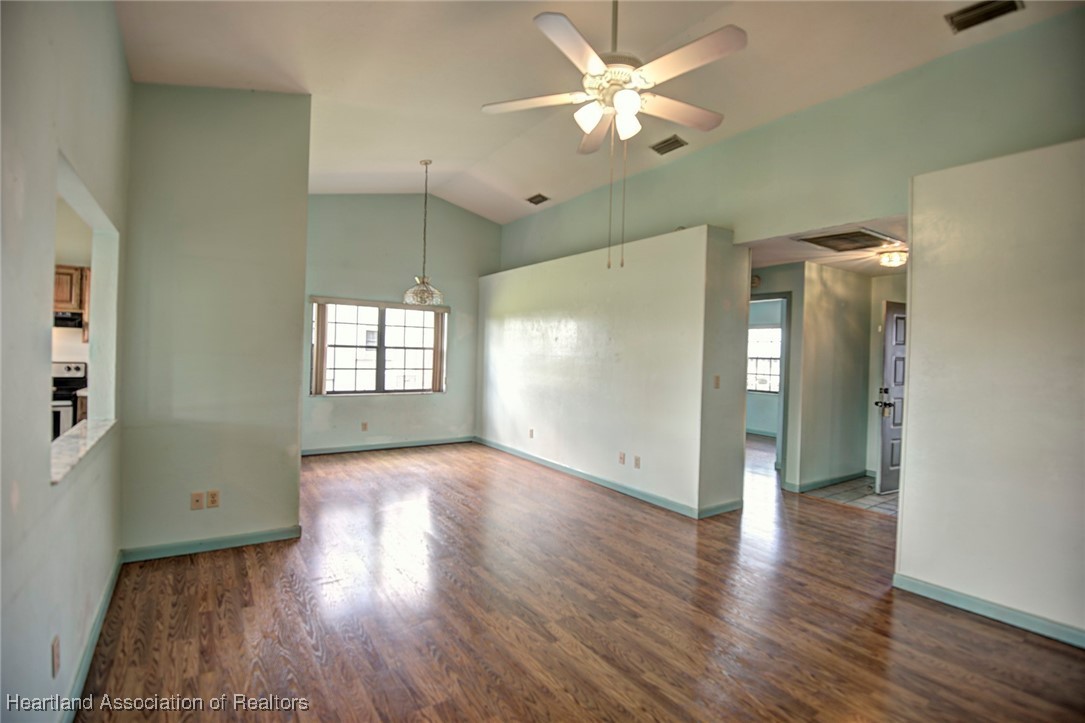 Avon Park, Florida 33825, United States, 2 Bedrooms Bedrooms, ,2 BathroomsBathrooms,Residential,Pending,37395