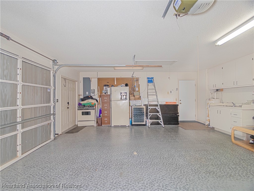 Sebring, Florida 33872, United States, 3 Bedrooms Bedrooms, ,2 BathroomsBathrooms,Residential,Active,164924