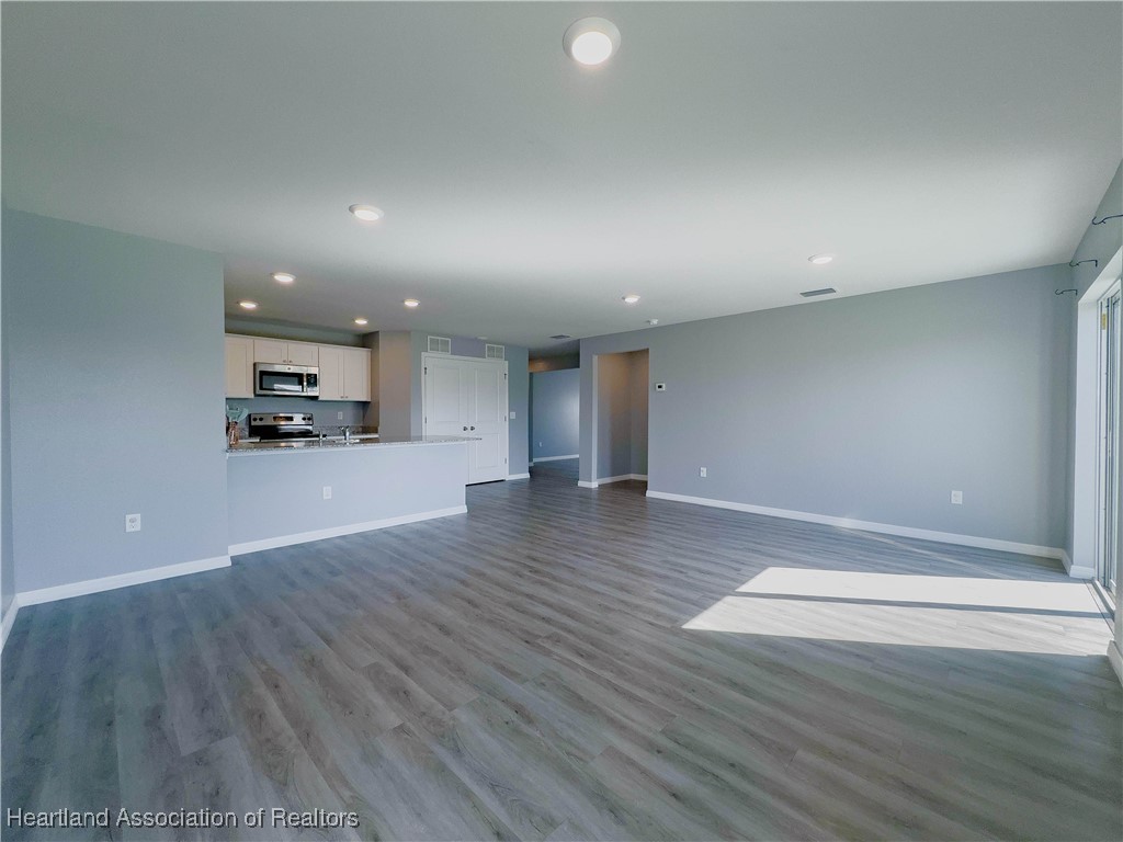 Sebring, Florida 33870, United States, 4 Bedrooms Bedrooms, ,2 BathroomsBathrooms,Residential,Active,87430