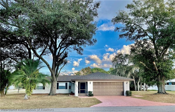 203 CRANE ST, SEBRING, FL 33870 - Image 23bf6698b856c8fb784555ab6b73d874/2425193007