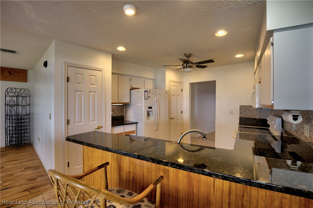 Avon Park, Florida 33825, United States, 3 Bedrooms Bedrooms, ,3 BathroomsBathrooms,Residential,Active,236040