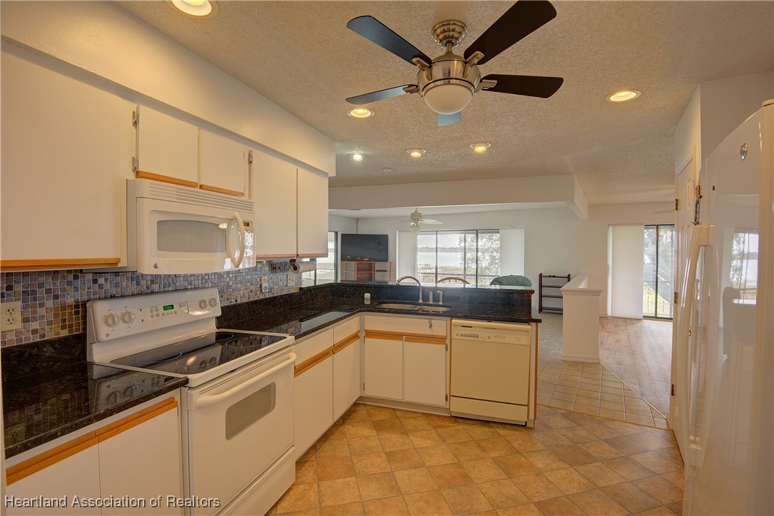 Avon Park, Florida 33825, United States, 3 Bedrooms Bedrooms, ,3 BathroomsBathrooms,Residential,Active,236040