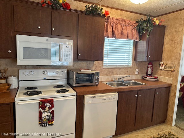 Sebring, Florida 33872, United States, 3 Bedrooms Bedrooms, ,2 BathroomsBathrooms,Residential,Contingent,99871