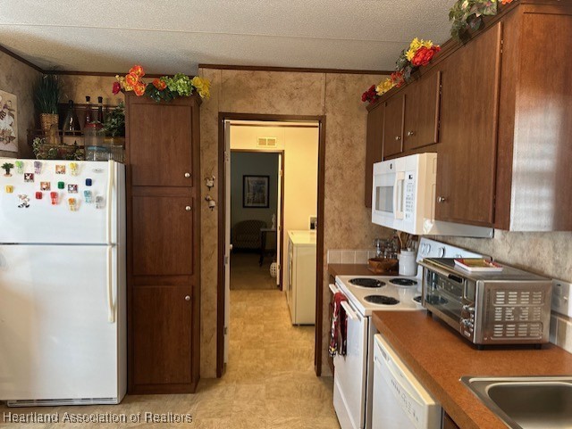 Sebring, Florida 33872, United States, 3 Bedrooms Bedrooms, ,2 BathroomsBathrooms,Residential,Contingent,99871