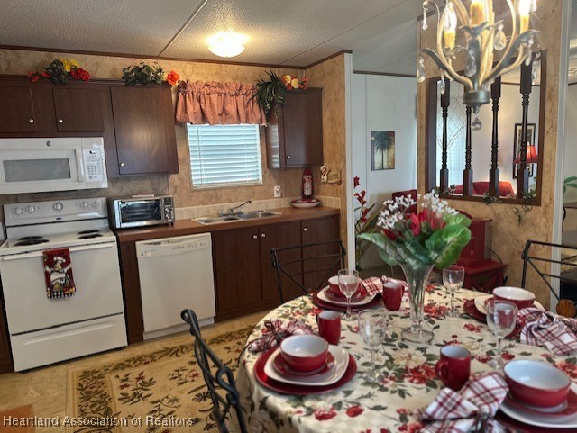 Sebring, Florida 33872, United States, 3 Bedrooms Bedrooms, ,2 BathroomsBathrooms,Residential,Contingent,99871