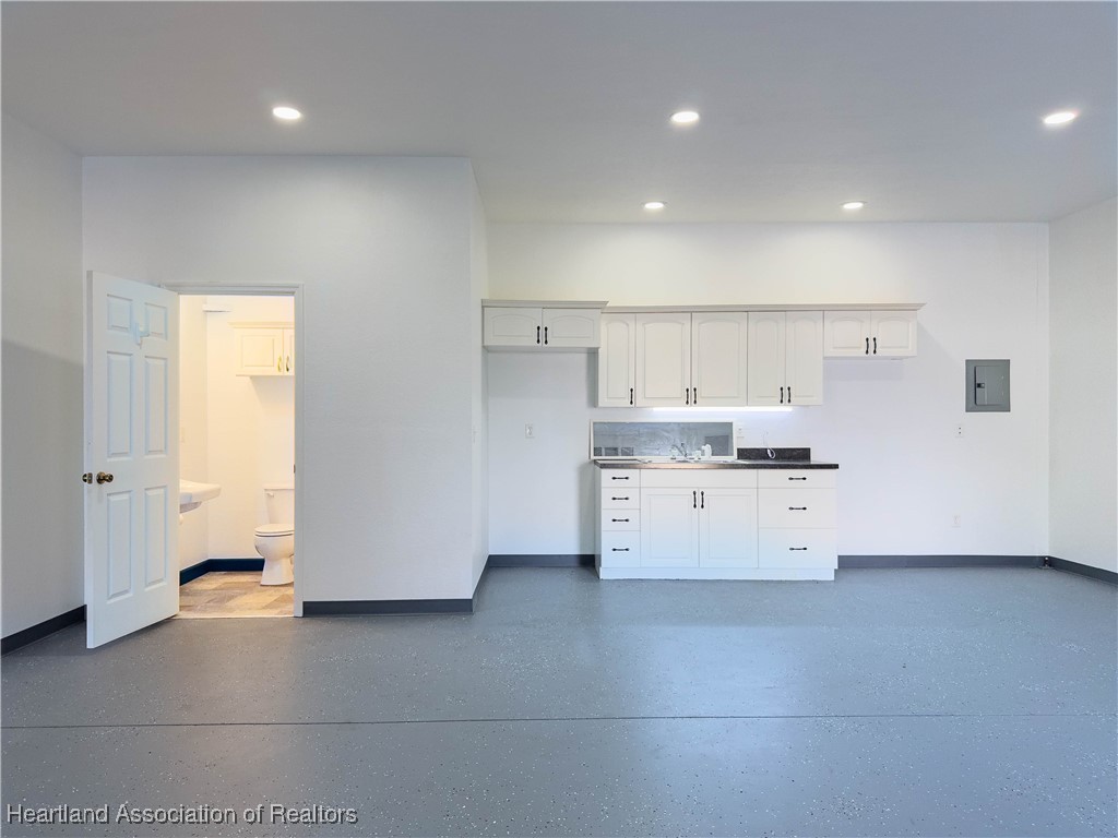 Sebring, Florida 33870, United States, ,1 BathroomBathrooms,Residential,Active,102887