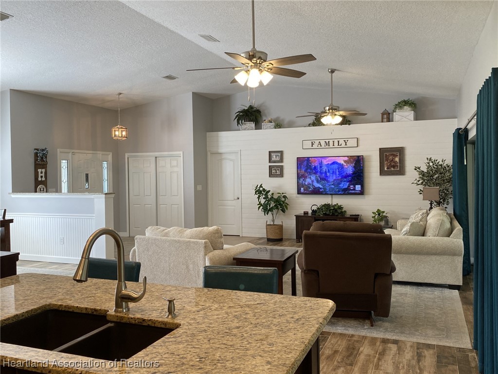 Sebring, Florida 33875, United States, 3 Bedrooms Bedrooms, ,2 BathroomsBathrooms,Residential,Active,202963