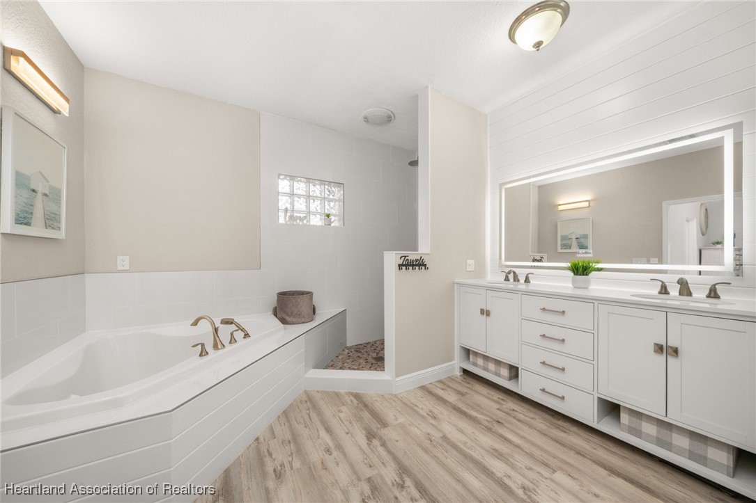 Sebring, Florida 33870, United States, 3 Bedrooms Bedrooms, ,3 BathroomsBathrooms,Residential,Active,257549