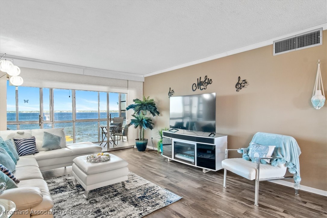 Sebring, Florida 33870, United States, 2 Bedrooms Bedrooms, ,2 BathroomsBathrooms,Residential,Active,82855