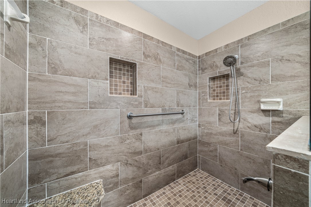 Sebring, Florida 33875, United States, 3 Bedrooms Bedrooms, ,2 BathroomsBathrooms,Residential,Contingent,14510