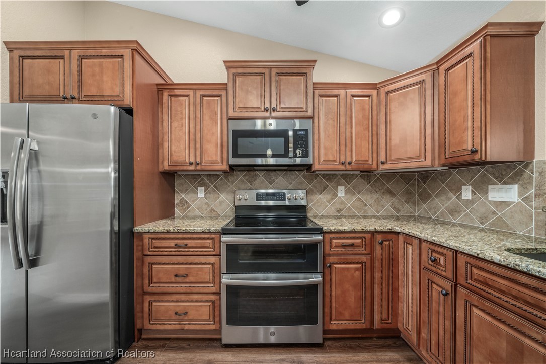 Sebring, Florida 33875, United States, 3 Bedrooms Bedrooms, ,2 BathroomsBathrooms,Residential,Contingent,14510