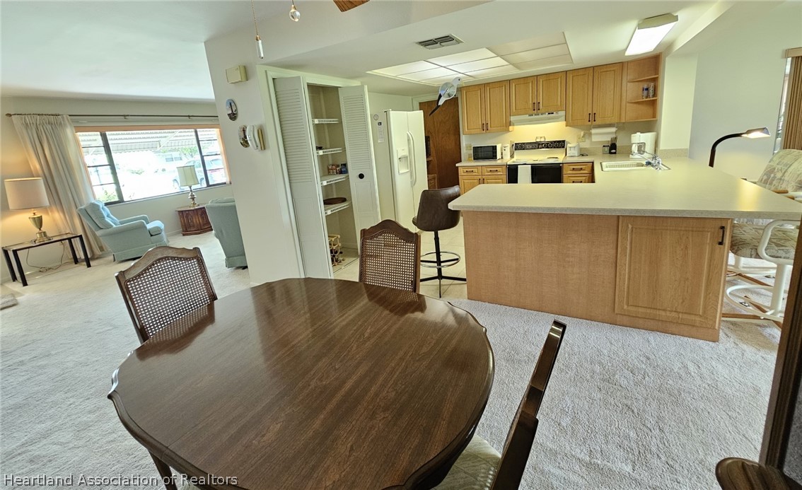 Sebring, Florida 33870, United States, 2 Bedrooms Bedrooms, ,2 BathroomsBathrooms,Residential,Contingent,62064