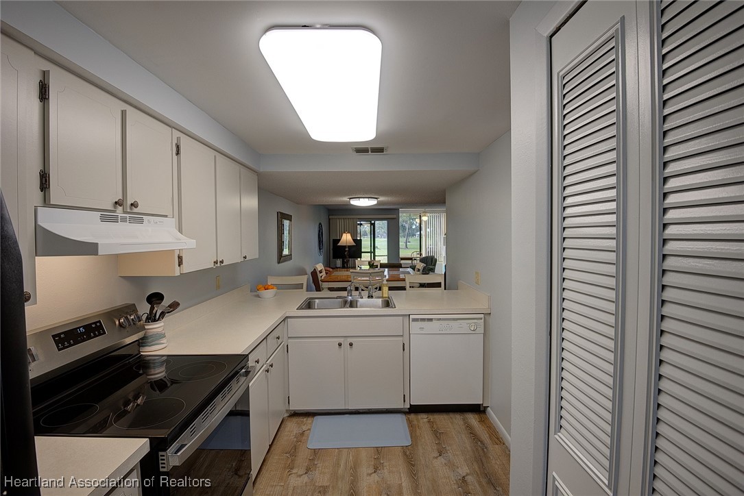 Sebring, Florida 33872, United States, 2 Bedrooms Bedrooms, ,3 BathroomsBathrooms,Residential,Active,254348