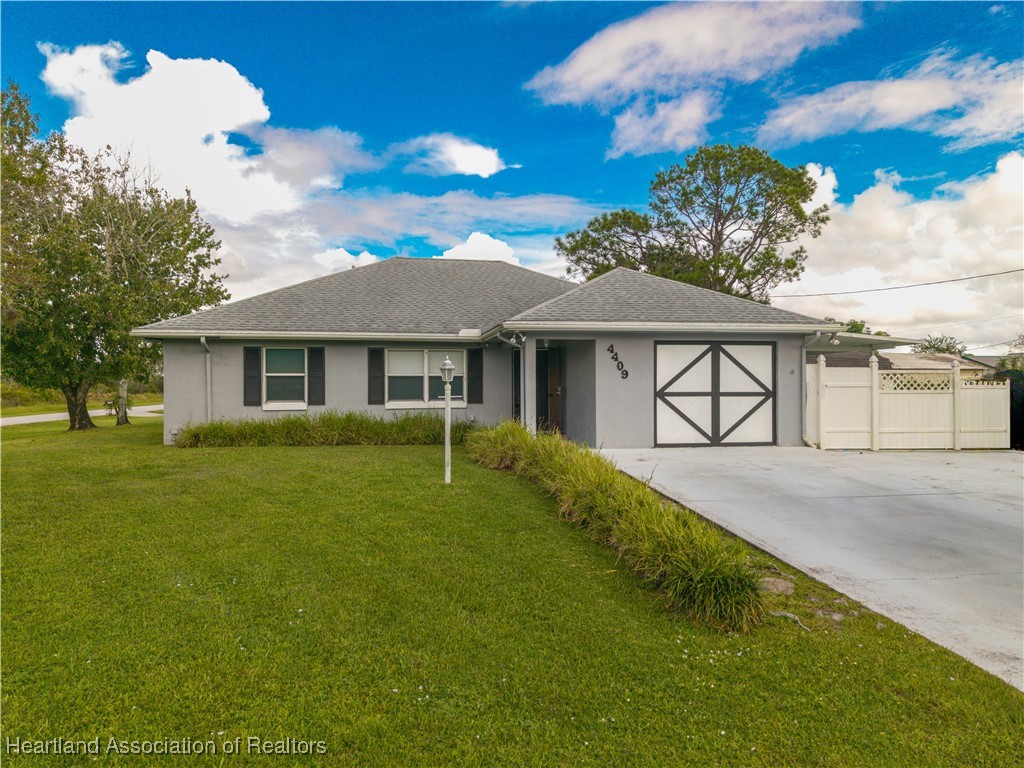 Sebring, Florida 33875, United States, 4 Bedrooms Bedrooms, ,2 BathroomsBathrooms,Residential,Active,223799