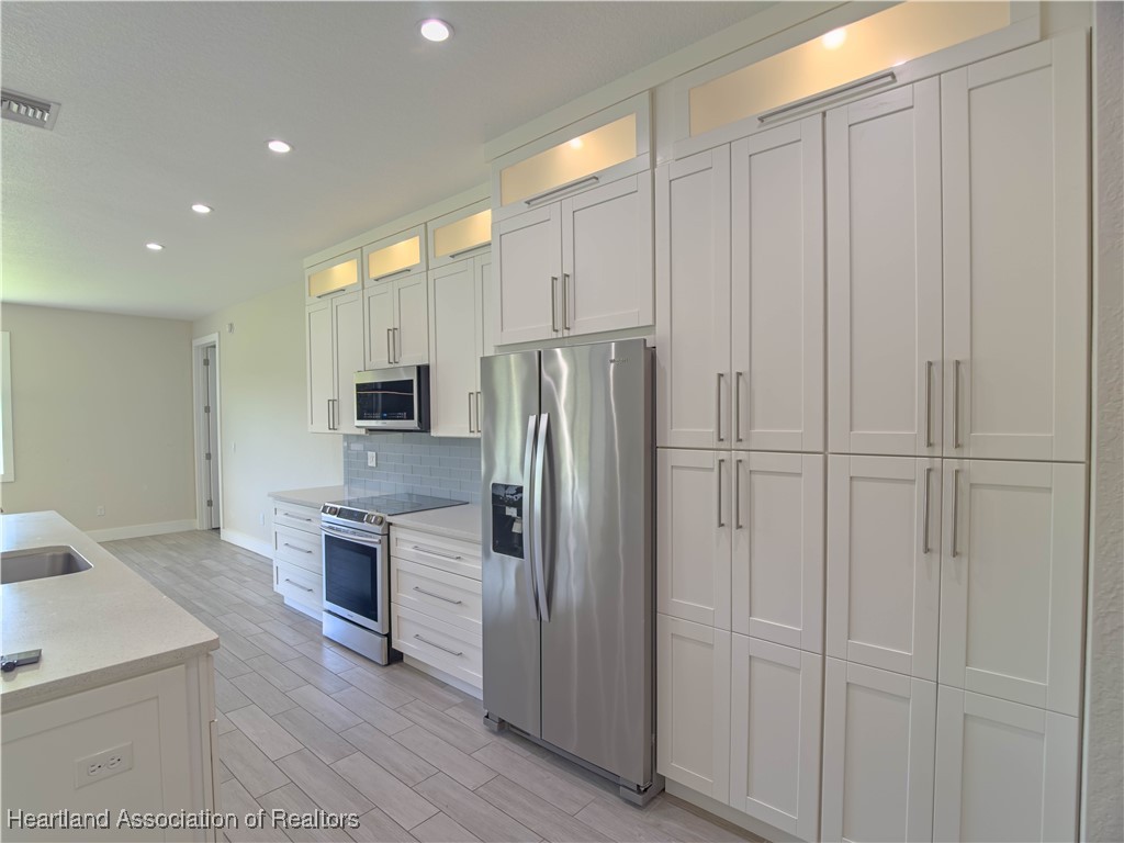 Sebring, Florida 33875, United States, 3 Bedrooms Bedrooms, ,3 BathroomsBathrooms,Residential,Contingent,186774