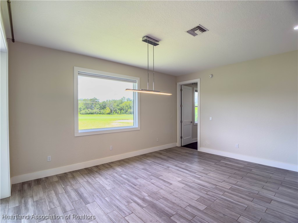 Sebring, Florida 33875, United States, 3 Bedrooms Bedrooms, ,3 BathroomsBathrooms,Residential,Contingent,186774