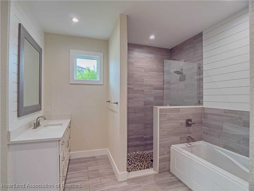 Sebring, Florida 33875, United States, 3 Bedrooms Bedrooms, ,3 BathroomsBathrooms,Residential,Contingent,186774