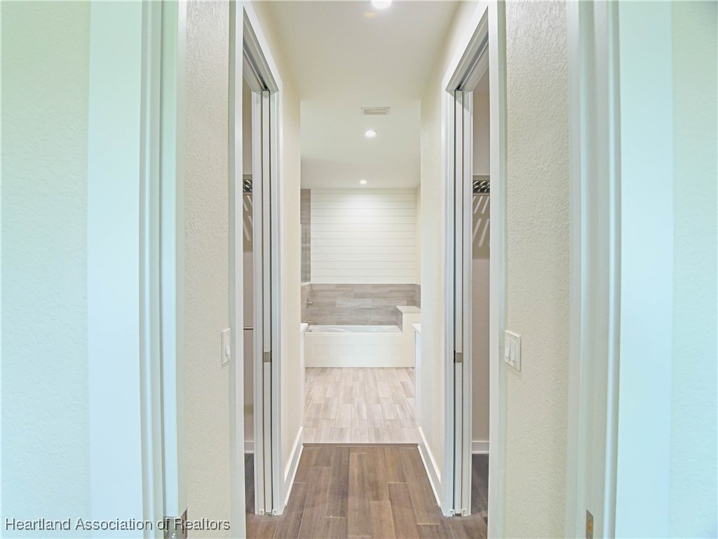 Sebring, Florida 33875, United States, 3 Bedrooms Bedrooms, ,3 BathroomsBathrooms,Residential,Contingent,186774