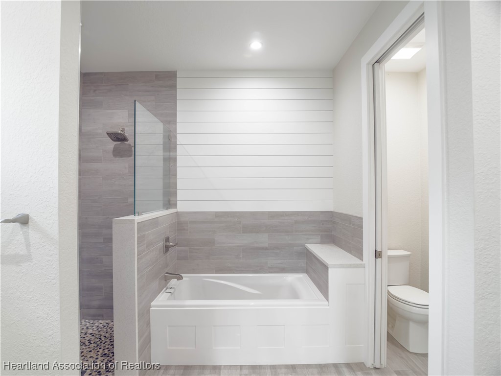 Sebring, Florida 33875, United States, 3 Bedrooms Bedrooms, ,3 BathroomsBathrooms,Residential,Contingent,186774