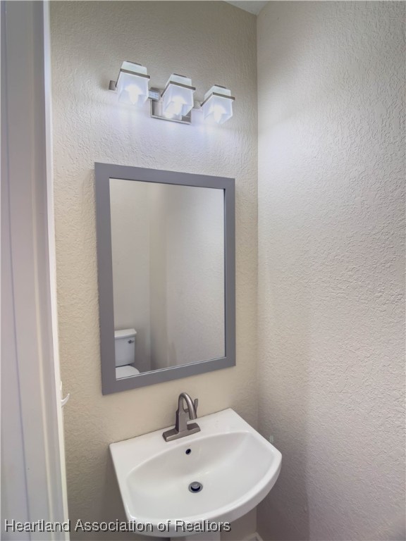 Sebring, Florida 33875, United States, 3 Bedrooms Bedrooms, ,3 BathroomsBathrooms,Residential,Contingent,186774