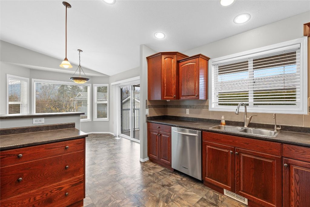 listing image 16515672806802913720