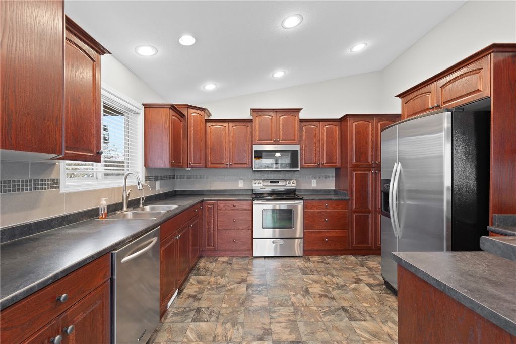 listing image 16518180601472789135