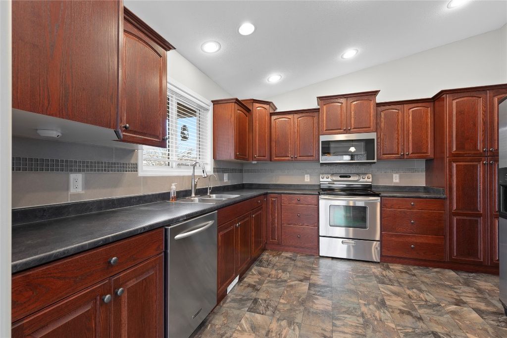 listing image 16518804076914151932