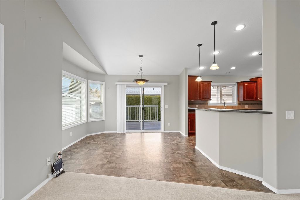 listing image 16517315991169346449