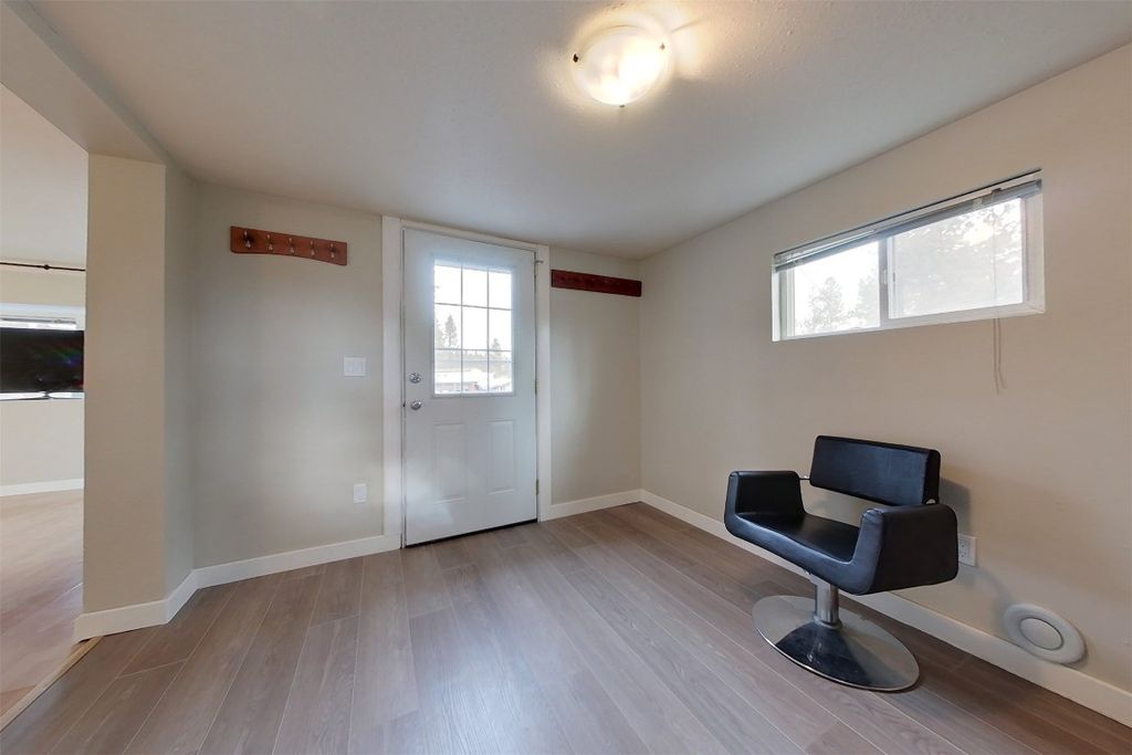 listing image 16510012459452465648