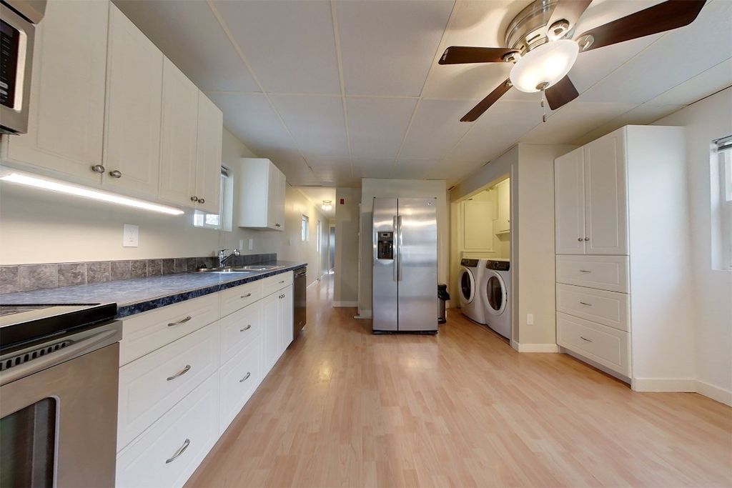 listing image 16512036307352662929