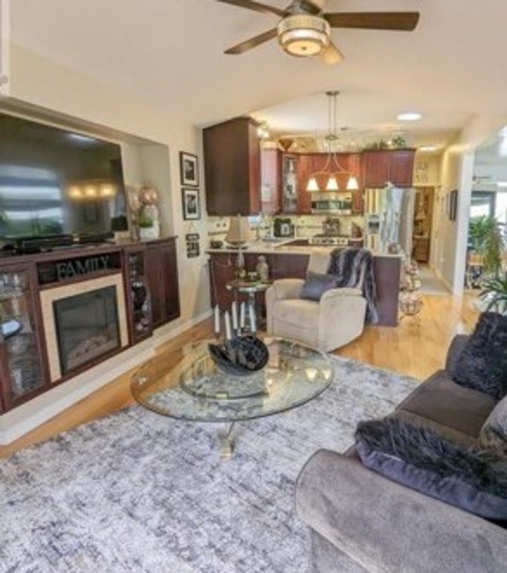 listing image 16511027542960375239