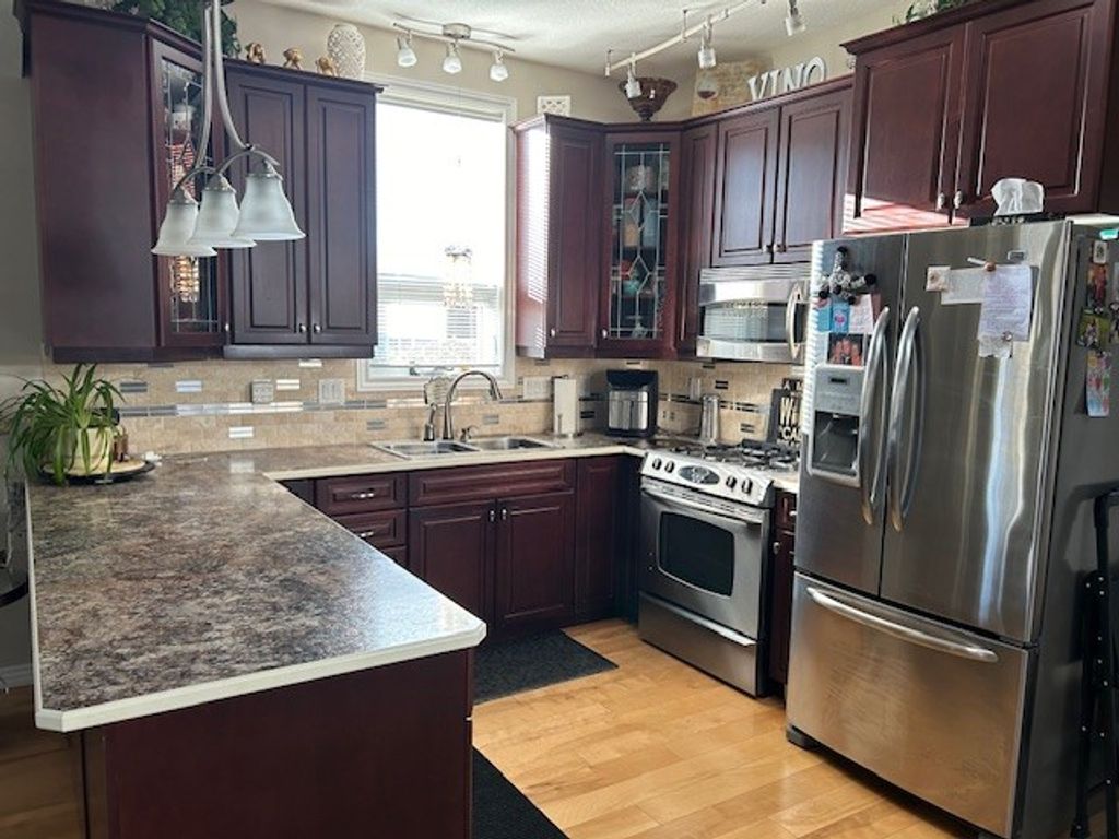 listing image 16517232466436495980