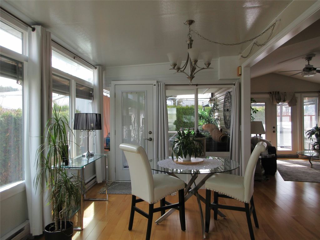 listing image 16519874306594926410