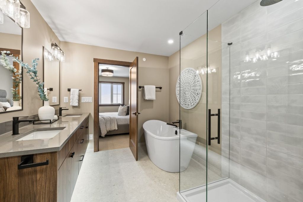 listing image 16517505373529432061