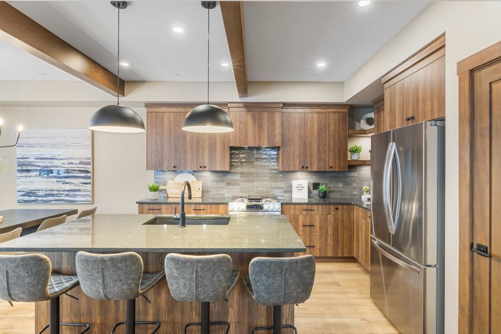 listing image 16519995927280883101